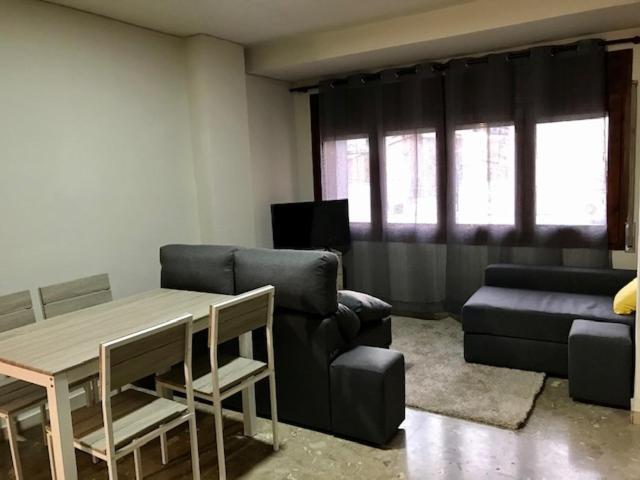 Apartament Encantador Al Centre De Vic Aptgarbi Exteriér fotografie
